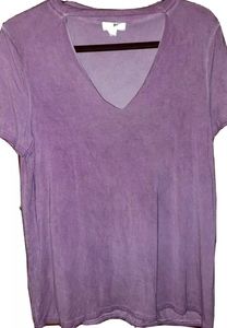 💰5/$25💰Umgee Distressed cut out shirt size m